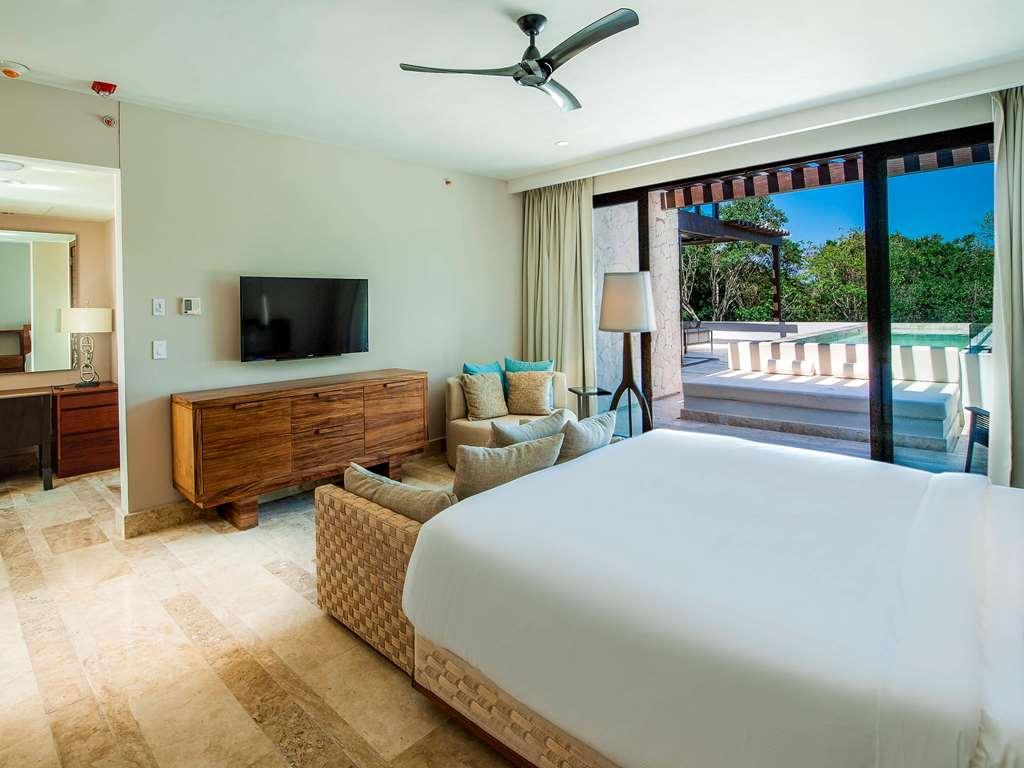 Fairmont Heritage Place Mayakoba El Marlyn Azul Room photo