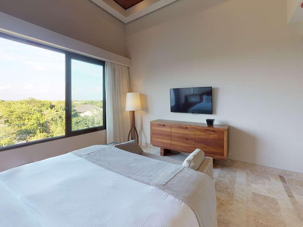 Fairmont Heritage Place Mayakoba El Marlyn Azul Room photo